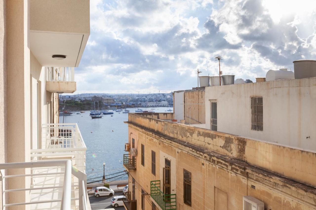 Seaside View Close To Sliema Ferries By Jl Екстериор снимка