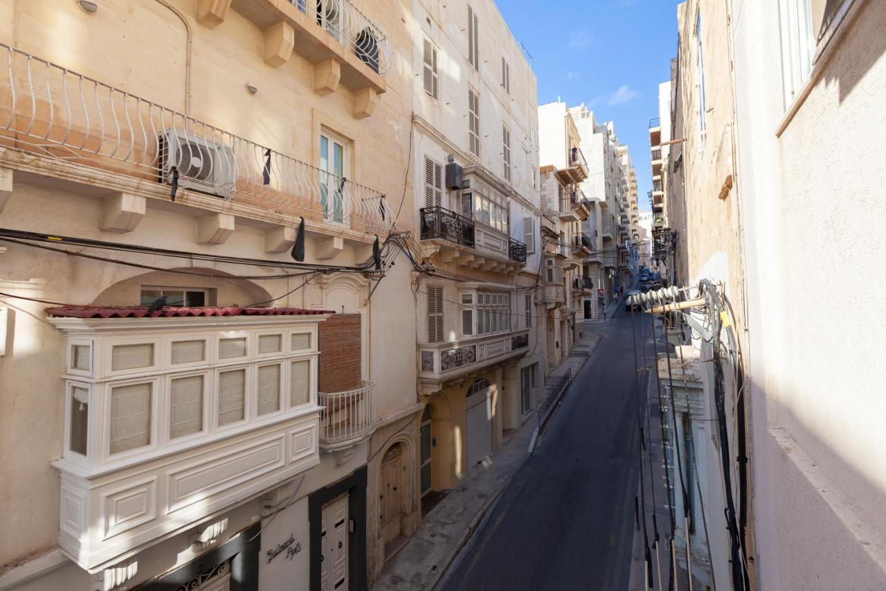 Seaside View Close To Sliema Ferries By Jl Екстериор снимка