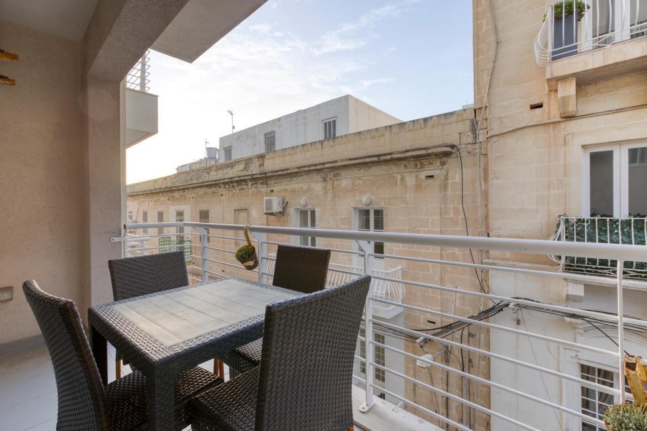 Seaside View Close To Sliema Ferries By Jl Екстериор снимка